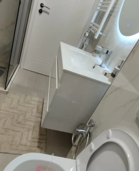 Tirane, jepet me qera apartament 1+1 Kati 3, 66 m² 430 € (rruga Pandi Dardha)