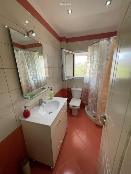 Tirane, jepet me qera apartament 2+1 Kati 2, 75 m² 500 € (bulevardi gjergj fishta)