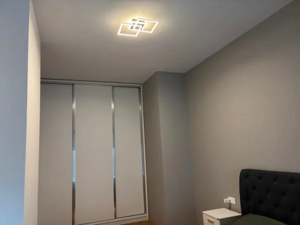 Tirane, jepet me qera apartament 1+1+Ballkon Kati 4, 75 m² 700 € ((Square 21 )21 dhjetori)
