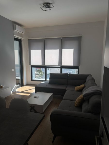 Tirane, jepet me qera apartament 1+1+Ballkon Kati 4, 75 m² 700 € ((Square 21 )21 dhjetori)