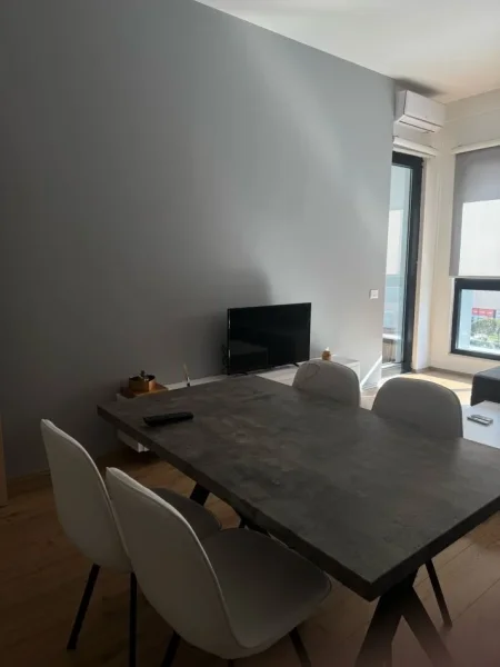 Tirane, jepet me qera apartament 1+1+Ballkon Kati 4, 75 m² 700 € ((Square 21 )21 dhjetori)