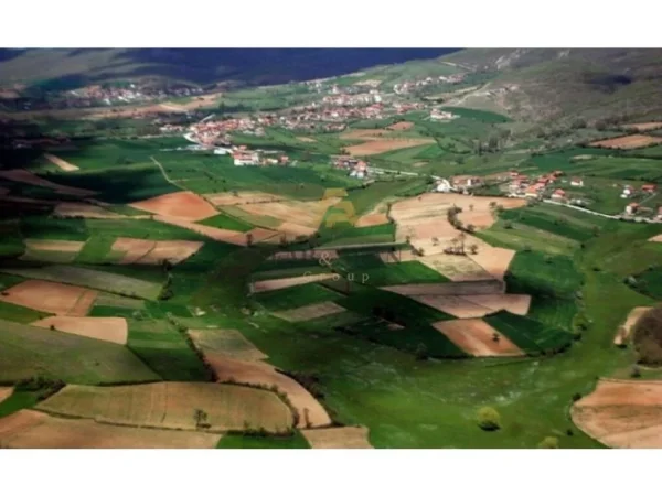 Tirane, shitet toke , 5.200 m² 400.400 € (Mullet)