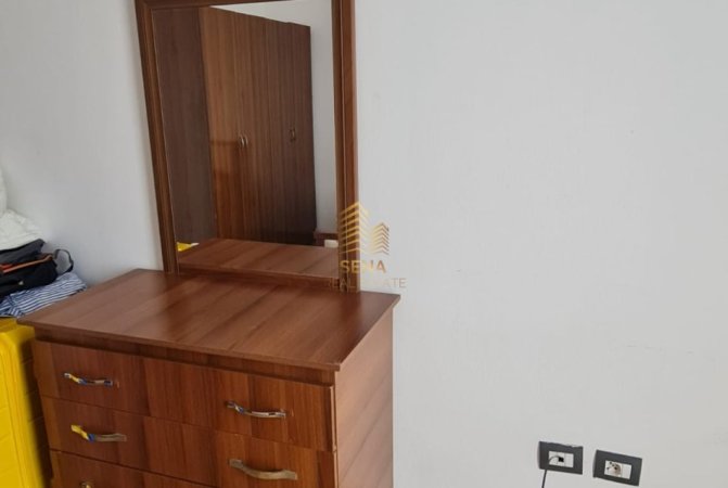 Tirane, jepet me qera apartament 3+1+Ballkon Kati 6, 130 m² 550 € (Rruga Myslym Keta)