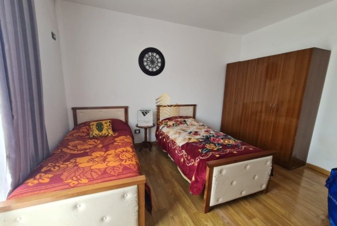 Tirane, jepet me qera apartament 3+1+Ballkon Kati 6, 130 m² 550 € (Rruga Myslym Keta)