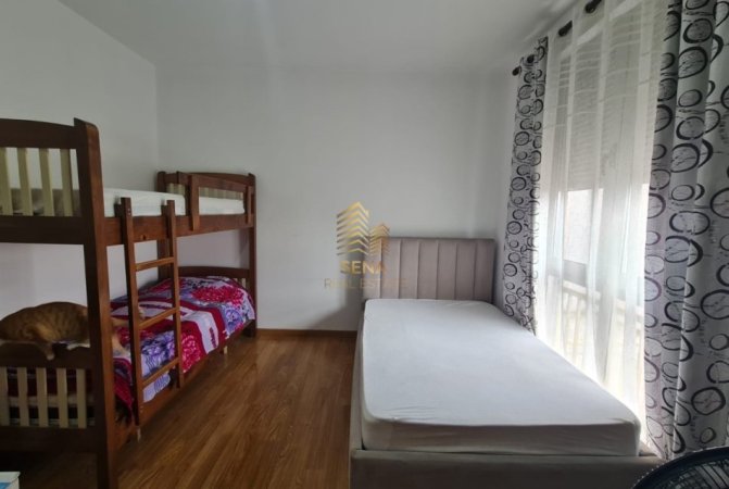 Tirane, jepet me qera apartament 3+1+Ballkon Kati 6, 130 m² 550 € (Rruga Myslym Keta)