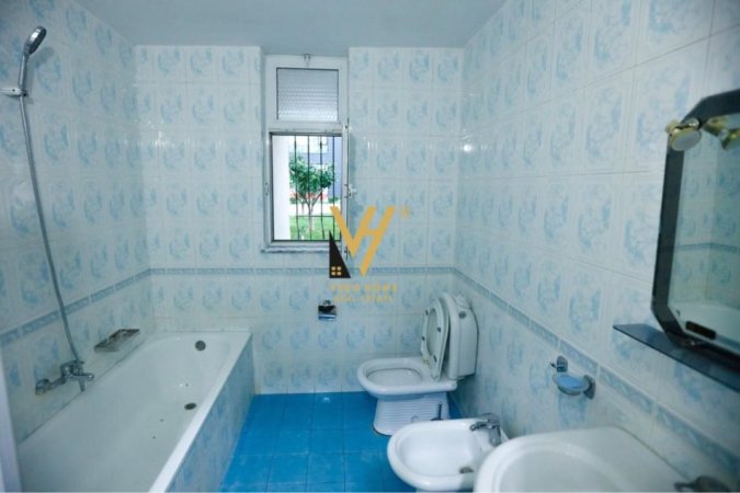 Tirane, jepet me qera apartament 1+1+Ballkon Kati 1, 65 m² 500 € (RRUGA MARGARITA TUTULANI)