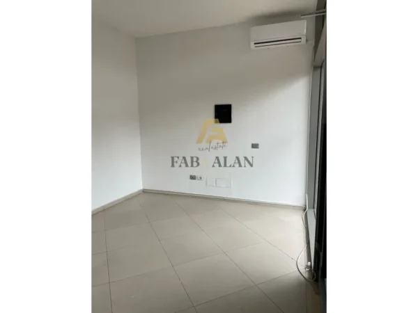 Tirane, jepet me qera ambjent biznesi Kati 2, 35 m² 250 € (Komisariati nr 4, TOWER BRIDGE)