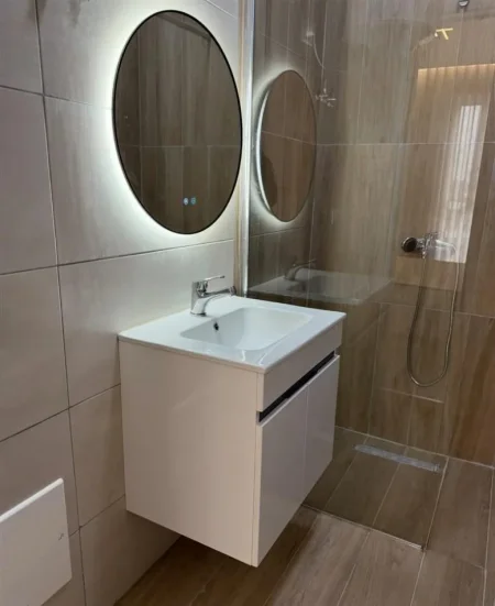 Tirane, jepet me qera apartament 2+1 Kati 8, 103 m² (Don Bosko)