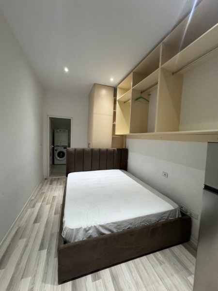 Tirane, jepet me qera garsonier Kati 0, 40 m² 450 € (RRUGA E BARRIKADAVE)