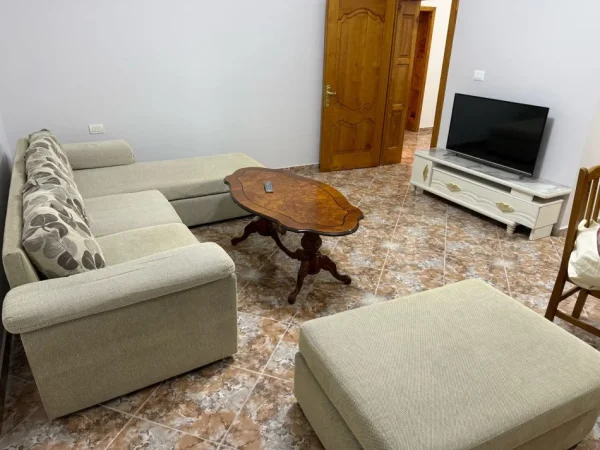 Tirane, jepet me qera apartament 2+1 Kati 1, 85 m² 500 € (ALLIAS)