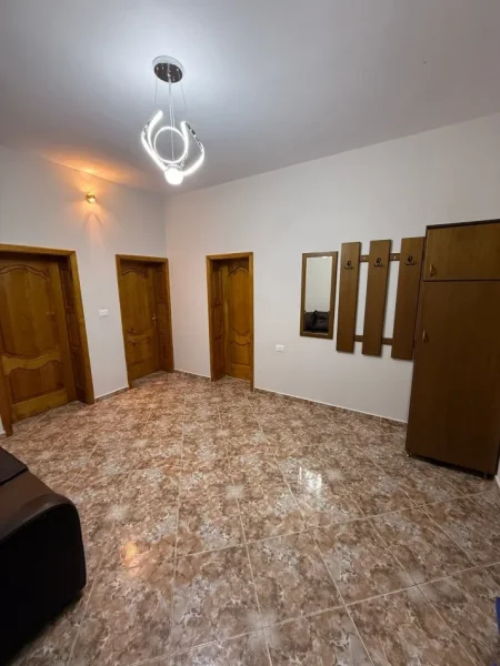 Tirane, jepet me qera apartament 2+1 Kati 1, 85 m² 500 € (ALLIAS)