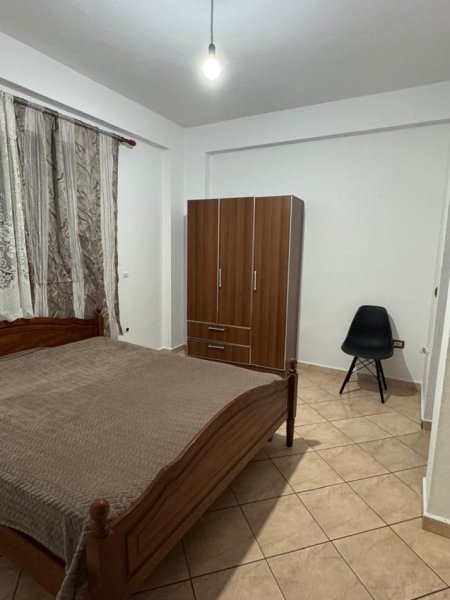 Durres, jepet me qera apartament 1+1+Ballkon Kati 2, 60 m² 23000 leke  (Afer Market Rames)