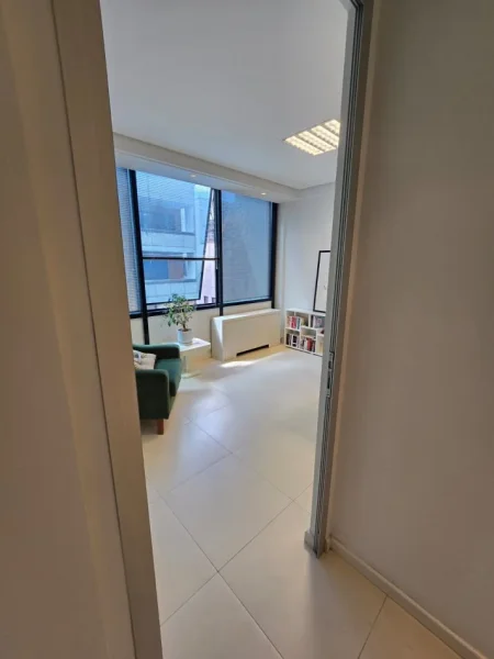 Tirane, shitet ambjent biznesi Kati 2, 91 m² (prane RTSH)