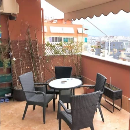 Tirane, shitet apartament 2+1 Kati 8, 123 m² 289.000 € (Komuna e parisit)