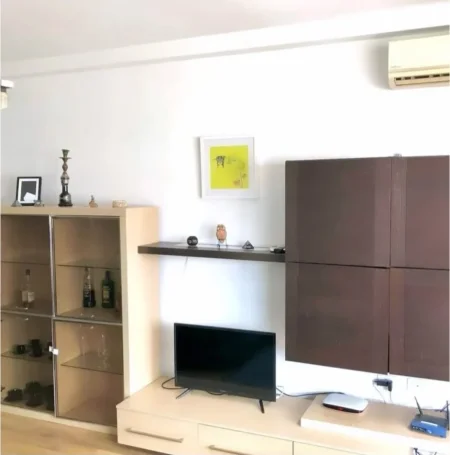 Tirane, shitet apartament 2+1 Kati 8, 123 m² 289.000 € (Komuna e parisit)