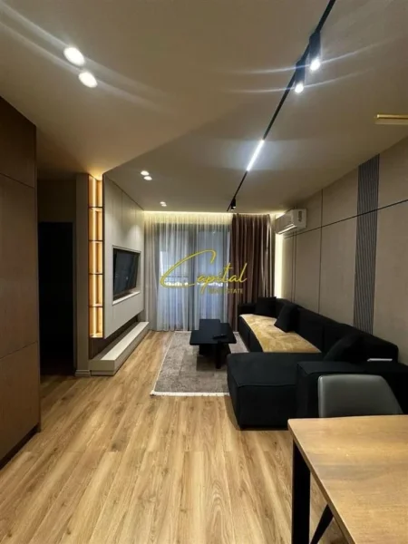 Tirane, jepet me qera apartament 2+1 Kati 2, 80 m² 850 € (DON BOSKO)