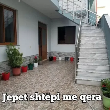 Tirane, jepet me qera shtepi 2+1 Kati 0, 84 m² 351 € (Babrru Qender Tirane, rruga "Demokracia")