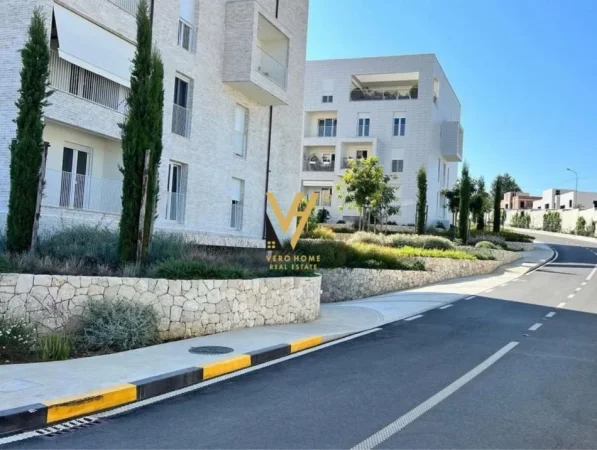 Tirane, shitet apartament 2+1+Ballkon Kati 0, 97 m² 179.450 € (LIQENI ARTIFICIAL)