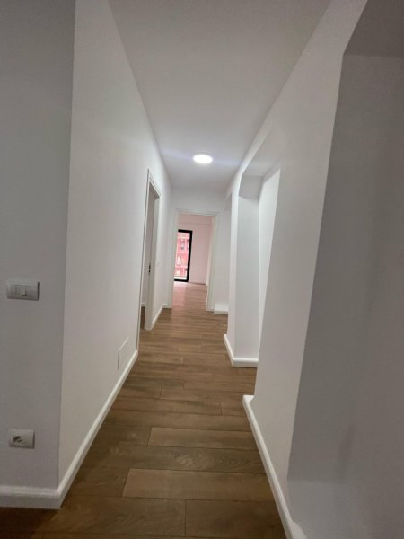 Tirane, jepet me qera apartament 3+1+Ballkon Kati 3, 110 m² 1.450 € (Garden Building)