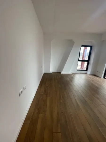 Tirane, jepet me qera apartament 3+1+Ballkon Kati 3, 110 m² 1.450 € (Garden Building)