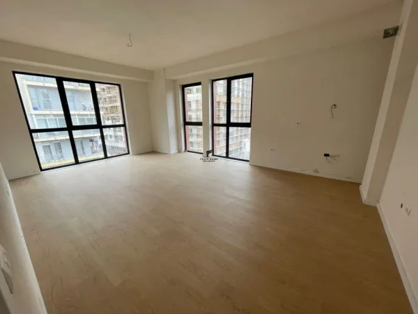 Tirane, shitet apartament 2+1+Ballkon Kati 3, 90 m² 135.000 € (ASTIR)