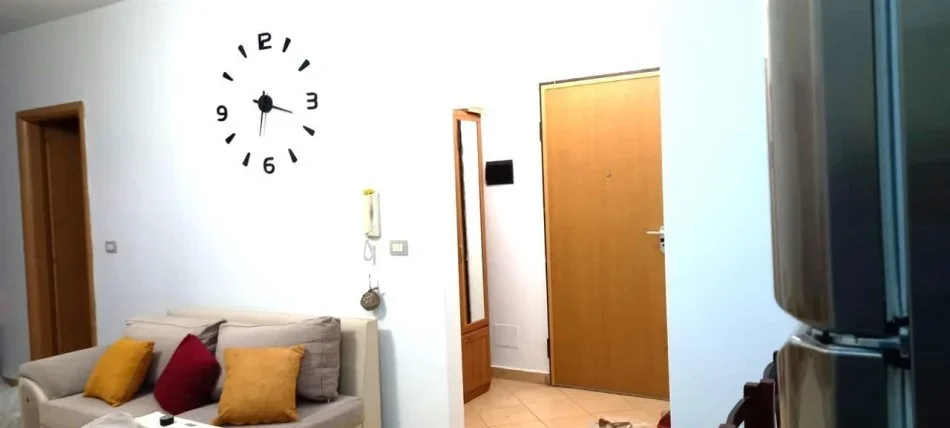 Tirane, jepet me qera apartament 2+1 Kati 4, 80 m² 500 € (Astir)