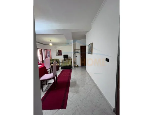Tirane, Shitet Apartament 2+1(Konvertuar ne 4+1), Kati 2, 240.000 € (Rruga e Kavajes)