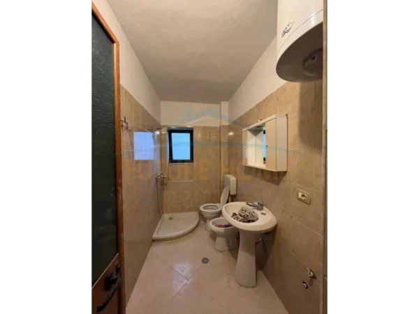 Tirane, shitet 1+1 Kati 4, 56 m² 110.000 € (Bulevardi Bajram Curri)