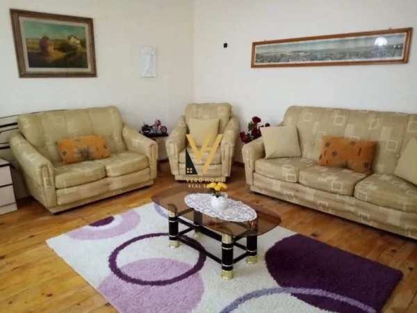 Elbasan, shitet apartament 3+1+Ballkon Kati 0, 200 m² 120.000 € (ELBASAN)