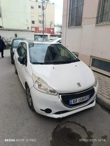 Durres, shes makine PEUGEOT Nafte, e bardhë manuale Kondicioner 5.800 €