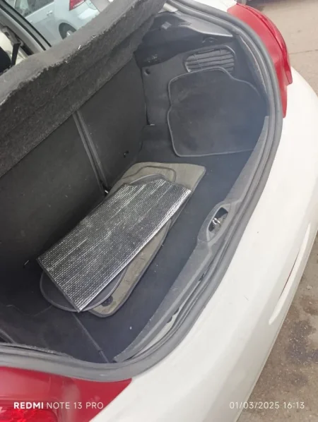 Durres, shes makine PEUGEOT Nafte, e bardhë manuale Kondicioner 5.800 €