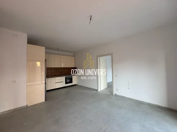 Tirane, jepet me qera apartament 2+1+Ballkon Kati 2, 74 m² 600 € (Myslym Shyr)