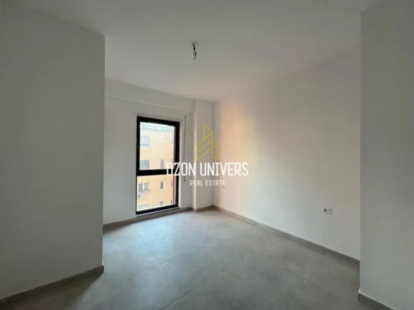 Tirane, jepet me qera apartament 2+1+Ballkon Kati 2, 74 m² 600 € (Myslym Shyr)