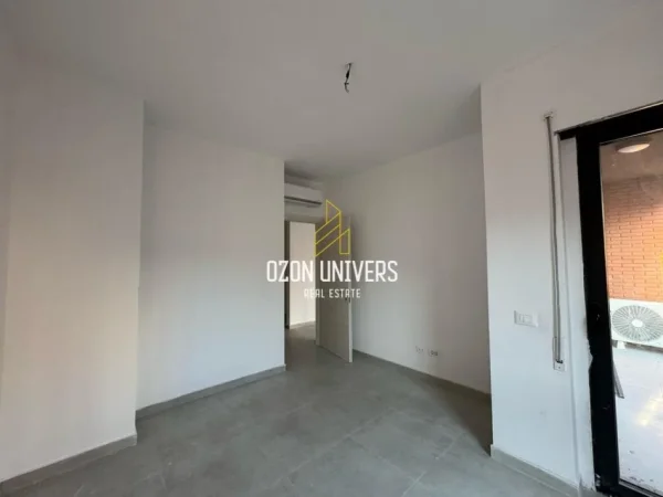 Tirane, jepet me qera apartament 2+1+Ballkon Kati 2, 74 m² 600 € (Myslym Shyr)