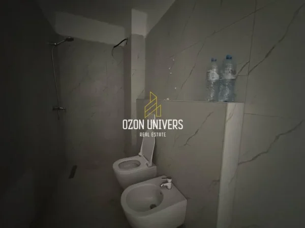 Tirane, jepet me qera apartament 2+1+Ballkon Kati 2, 74 m² 600 € (Myslym Shyr)