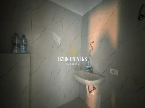 Tirane, jepet me qera apartament 2+1+Ballkon Kati 2, 74 m² 600 € (Myslym Shyr)