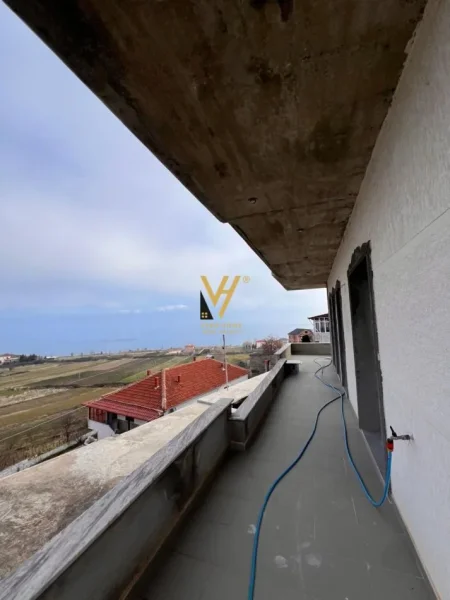 Pogradec, shitet Vile 3 Katshe Kati 0, 575 m² 850.000 € (POGRADEC)