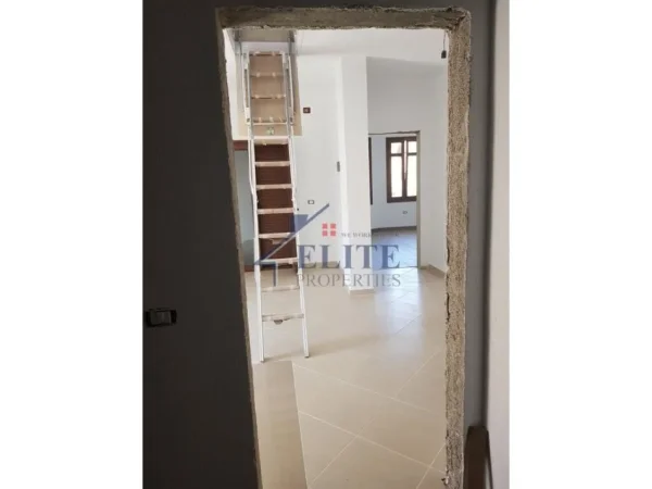 Korce, shitet Vile Kati 2, 346 m² 270.000 € (Korce)