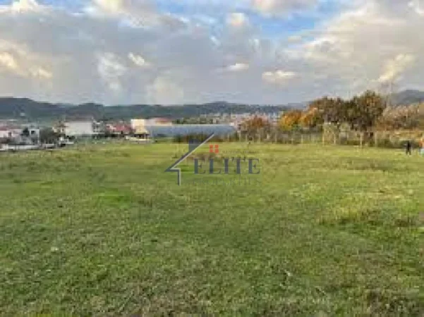 Tirane, shitet toke , 22.000 m² 1.540.000 € (Marikaj)