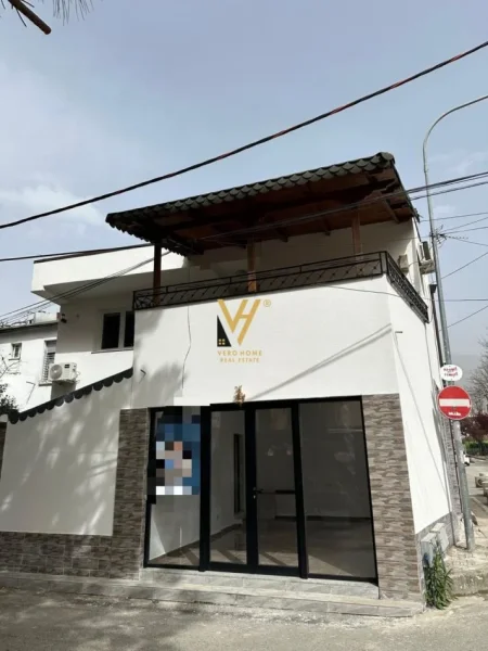 Tirane, shitet Vile 3+1+Ballkon Kati 0, 180 m² 230.000 € (PORCELAN)