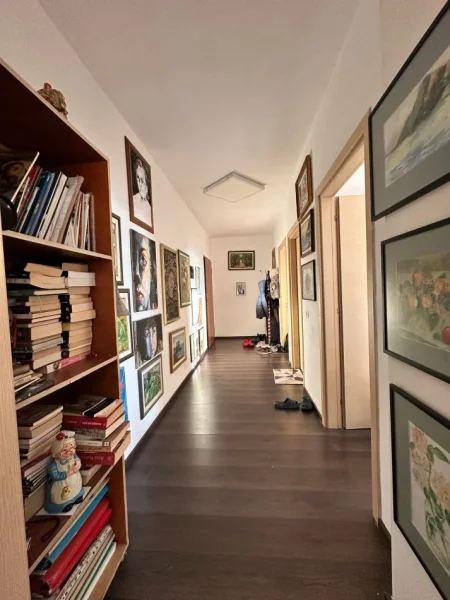 Tirane, jepet me qera apartament 2+1 Kati 3, 110 m² 450 € (Fresk)