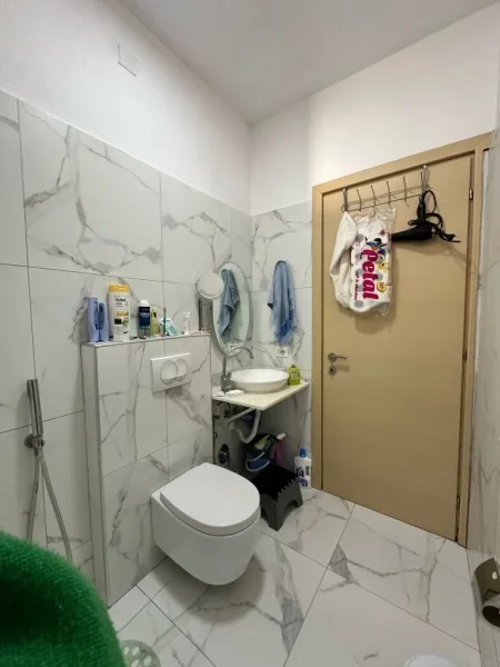 Tirane, jepet me qera apartament 2+1 Kati 3, 110 m² 450 € (Fresk)