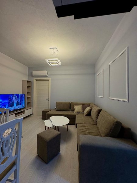 Tirane, jepet me qera apartament 1+1+Ballkon Kati 4, 70 m² 650 € (fusha e aviacionit)