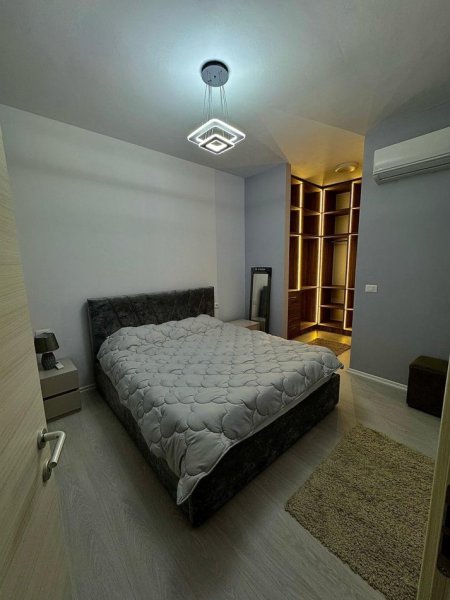 Tirane, jepet me qera apartament 1+1+Ballkon Kati 4, 70 m² 650 € (fusha e aviacionit)
