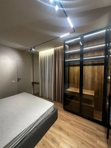 Tirane, jepet me qera apartament 2+1 Kati 2, 80 m² 850 € (don bosko)