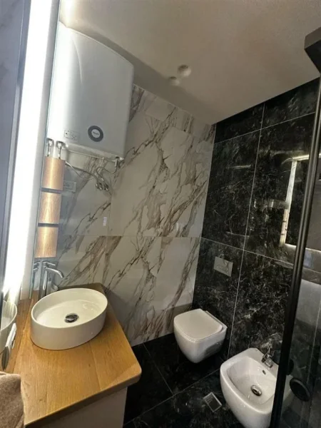 Tirane, jepet me qera apartament 2+1 Kati 2, 80 m² 850 € (don bosko)