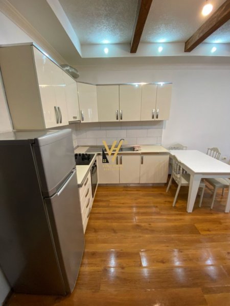 Tirane, jepet me qera apartament 1+1+Ballkon Kati 8, 60 m² 450 € (ASTIR)