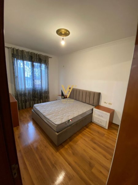 Tirane, jepet me qera apartament 1+1+Ballkon Kati 8, 60 m² 450 € (ASTIR)