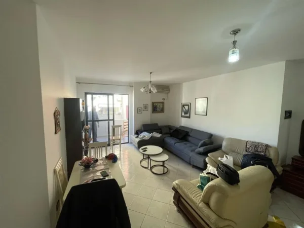 Tirane, jepet me qera apartament 2+1 Kati 5, 104 m² 550 € (astir)