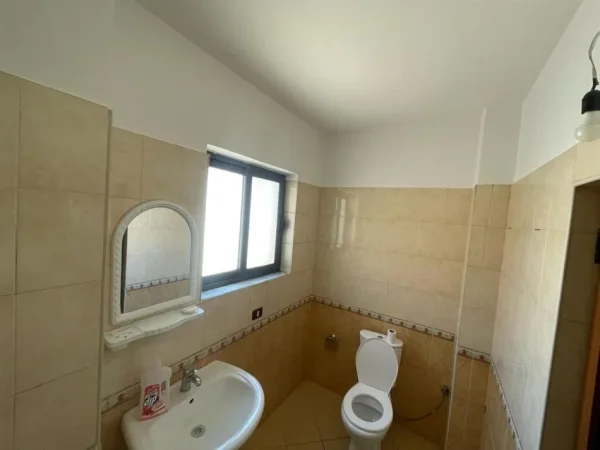 Tirane, jepet me qera apartament 2+1 Kati 5, 104 m² 550 € (astir)